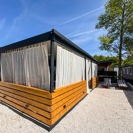 Mobile Emily Semesterpark Drage